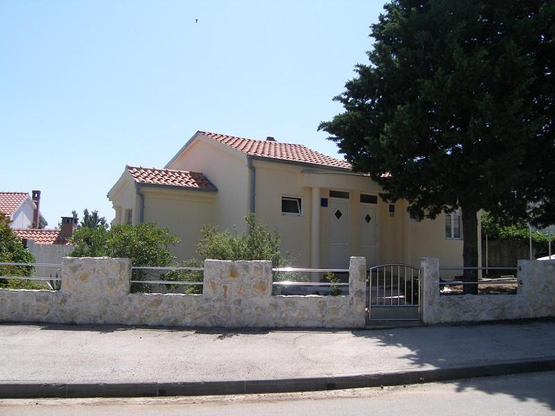 Apartmani Matela Petrcane Luaran gambar